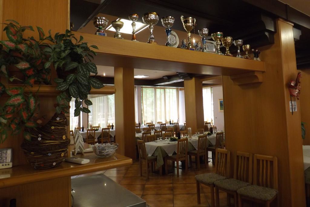 Hotel Concordia Левико Терме Екстериор снимка