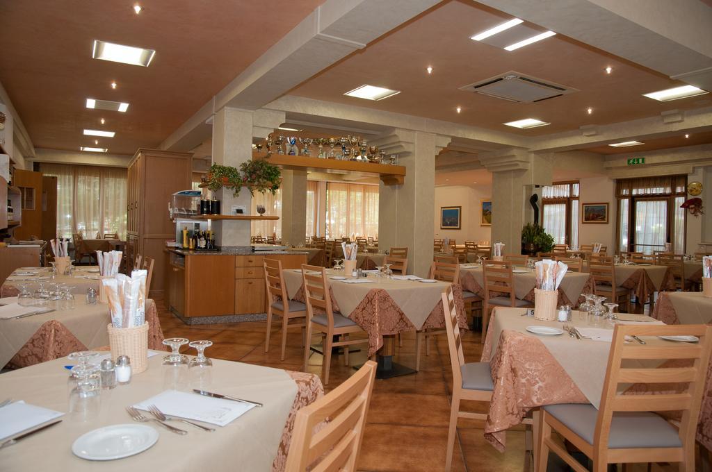 Hotel Concordia Левико Терме Екстериор снимка