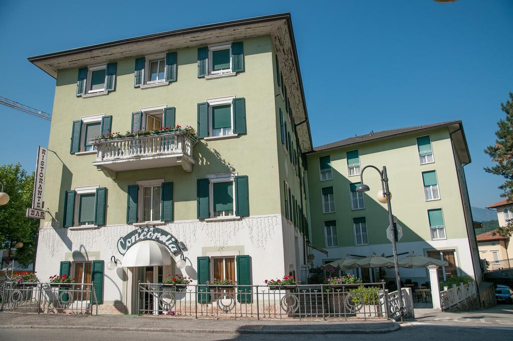 Hotel Concordia Левико Терме Екстериор снимка